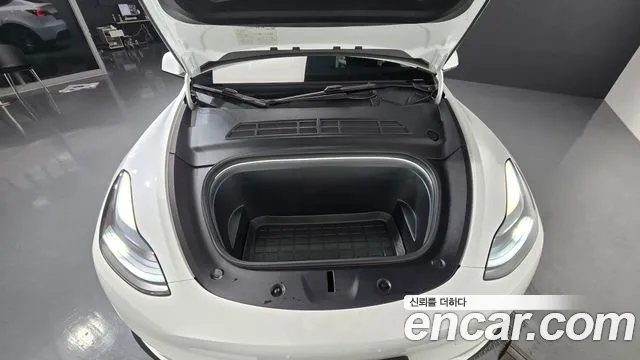 Tesla Model Y — Фото автомобиля 5