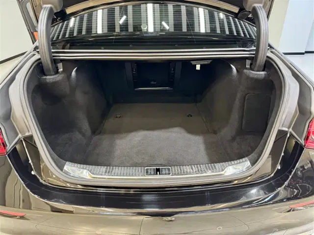 Mercedes-Benz S-Class — Фото автомобиля 28