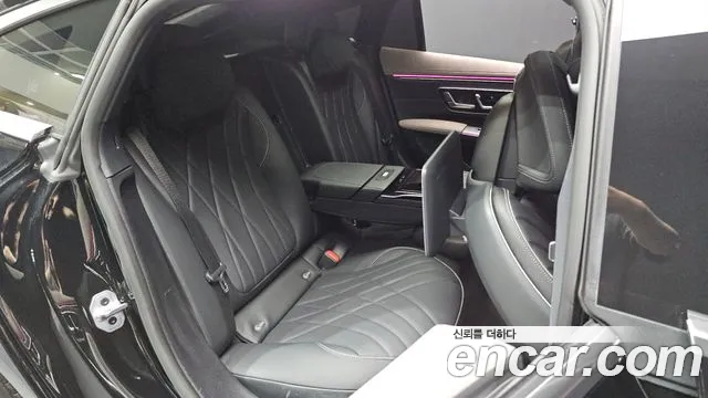 Mercedes-Benz EQS — Фото автомобиля 12