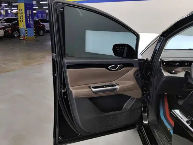 GAC Trumpchi E8 — Фото автомобиля 7