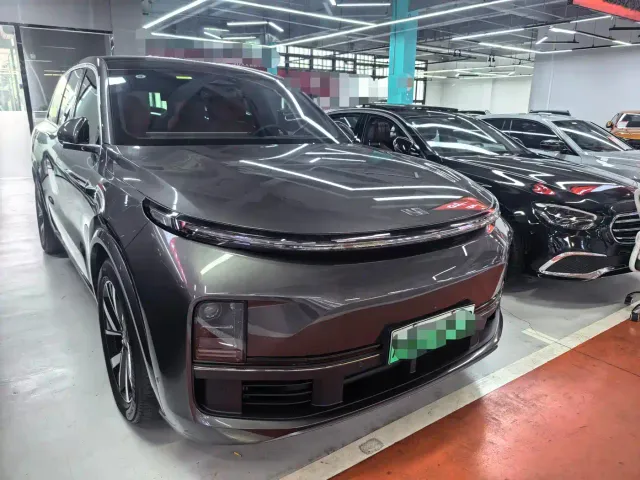 Li Auto L8 — Фото автомобиля 3