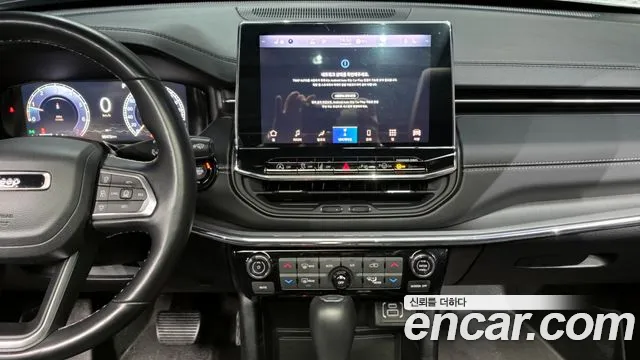 Jeep Compass — Фото автомобиля 13