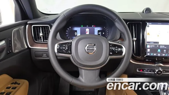 Volvo XC60 Generation 2 — Фото автомобиля 14
