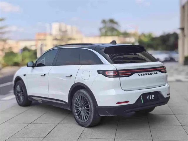 Leapmotor C11 — Фото автомобиля 6