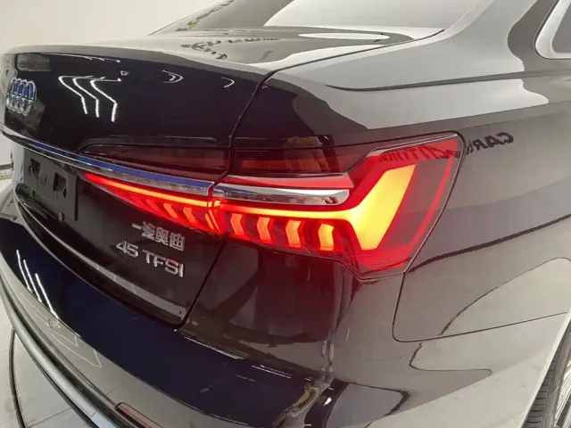 Audi A6L — Фото автомобиля 10