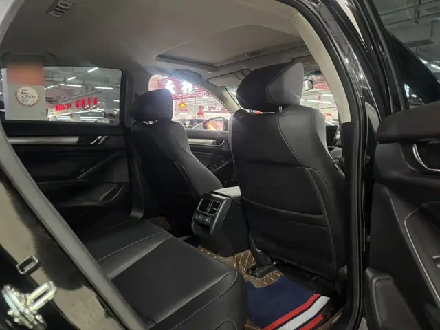 Honda Accord — Фото автомобиля 13