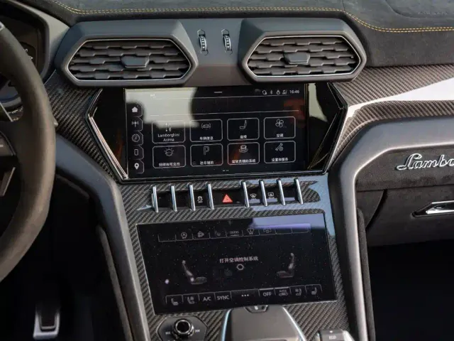 Lamborghini Urus — Фото автомобиля 14