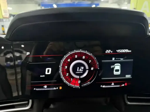 Hyundai Elantra 2022 1.5L CVT LUX Premium Edition — Фото автомобиля 14