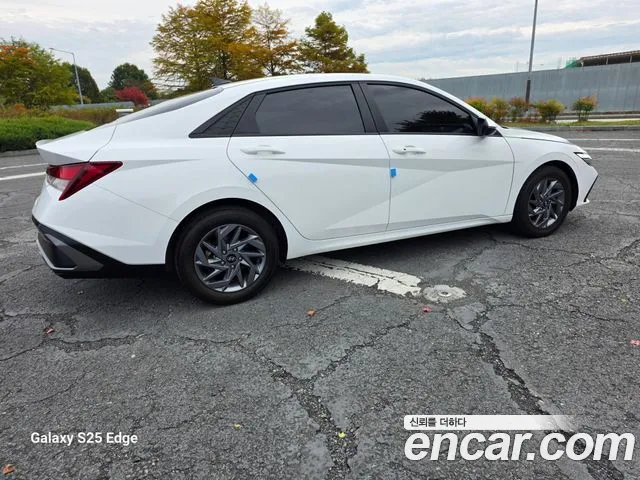 Hyundai Avante CN7 — Фото автомобиля 4