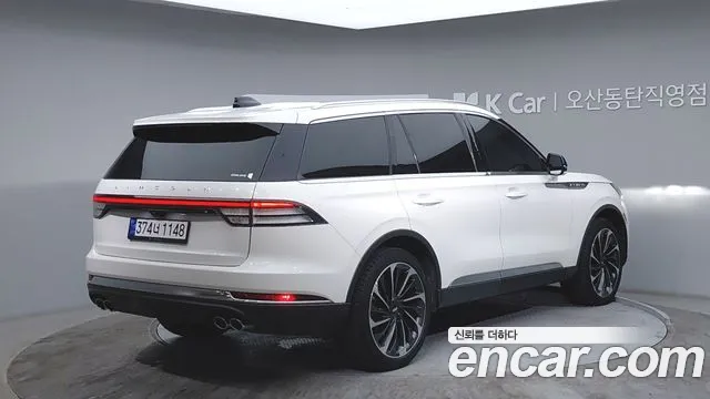 Lincoln Aviator 2nd Gen — Фото автомобиля 2