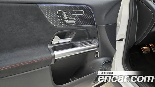 Mercedes-Benz EQA — Фото автомобиля 15