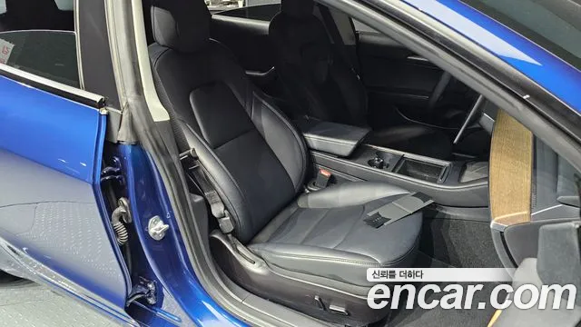 Tesla Model 3 — Фото автомобиля 18