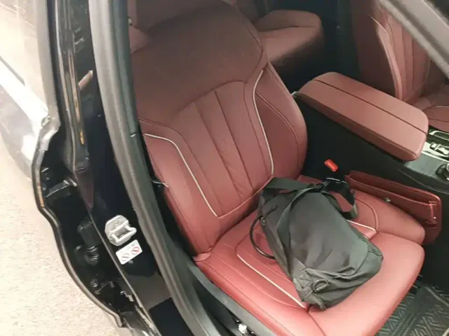 BMW 5 Series — Фото автомобиля 24