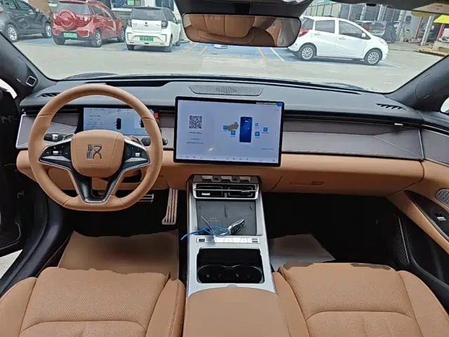 BYD Han L — Фото автомобиля 9