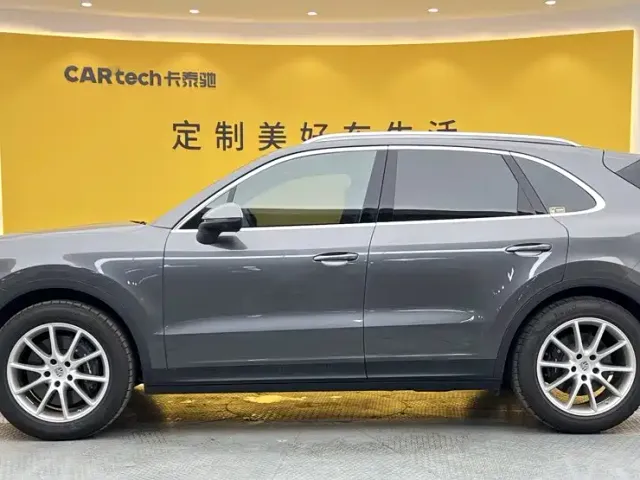 Porsche Cayenne — Фото автомобиля 7