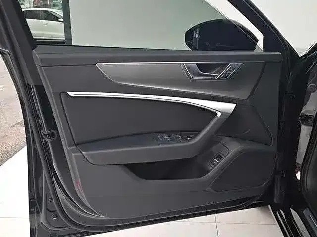 Audi A6L — Фото автомобиля 9