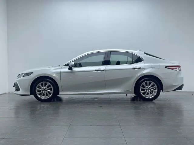 Toyota Camry — Фото автомобиля 6