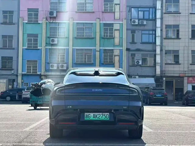 Xiaomi YU7 — Фото автомобиля 7
