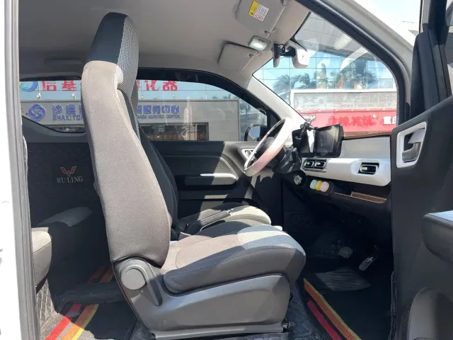 Wuling Hongguang Mini EV — Фото автомобиля 10