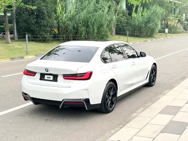 BMW BMW i3 2024 eDrive 35 L — Фото автомобиля 7