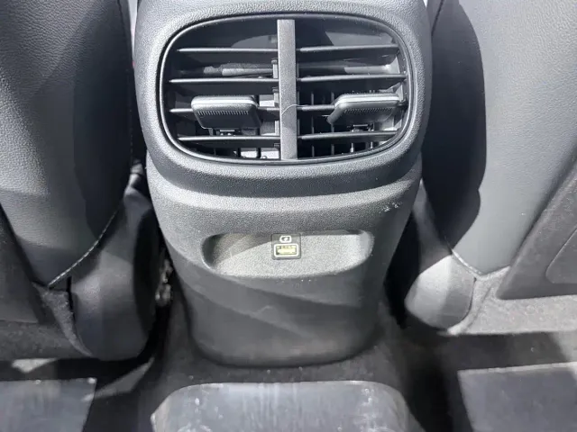 Hyundai Elantra — Фото автомобиля 14