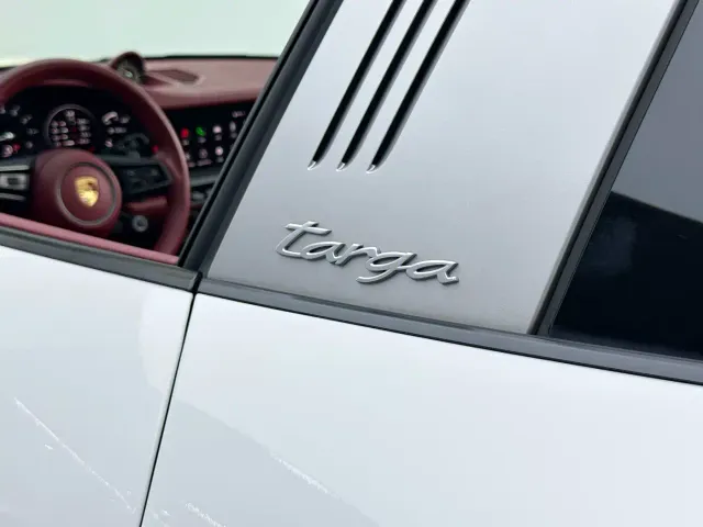 Porsche 911 — Фото автомобиля 10