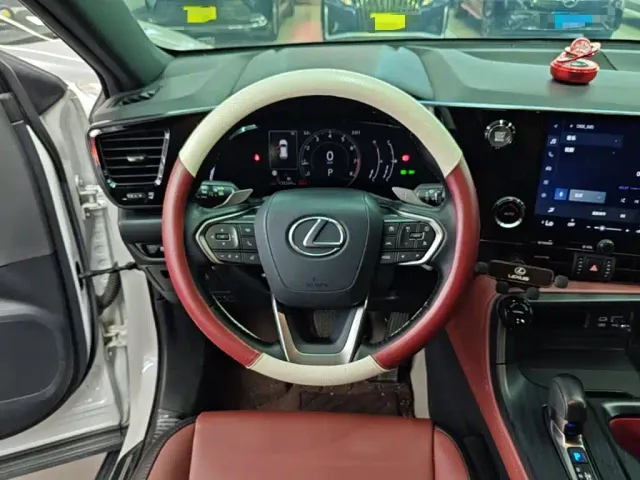 Lexus NX — Фото автомобиля 10