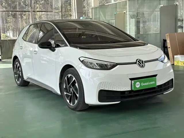 Volkswagen ID.3 — Фото автомобиля 3