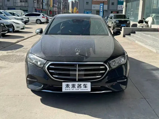 Mercedes-Benz E-Class — Фото автомобиля 2