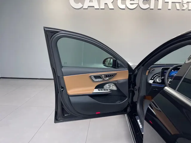 Mercedes-Benz E-Class — Фото автомобиля 17