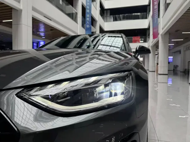 Audi A4L — Фото автомобиля 21