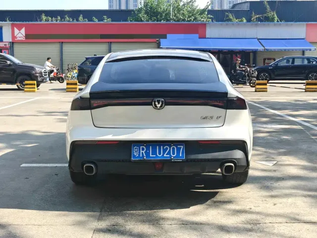 Changan UNI-V — Фото автомобиля 9