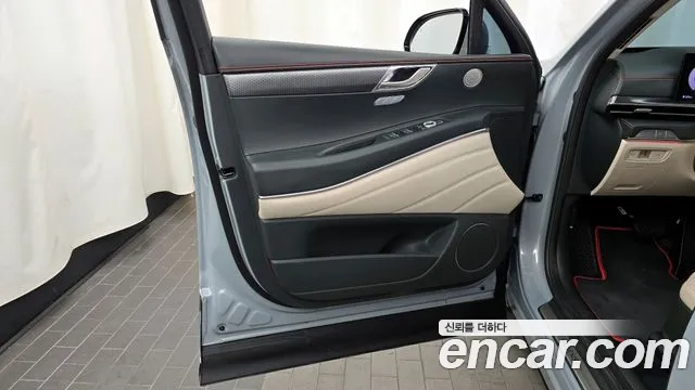 Genesis GV80 — Фото автомобиля 24