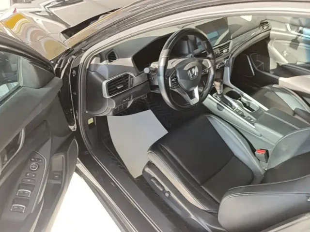 Honda Accord — Фото автомобиля 15