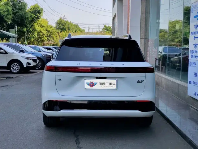 Xpeng G9 — Фото автомобиля 5