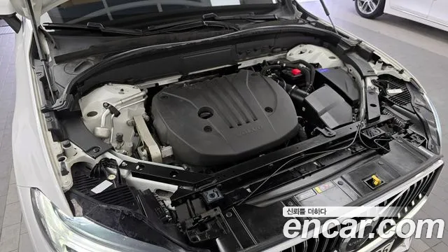 Вольво XC60 — Фото автомобиля 6