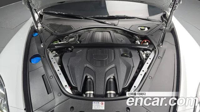 Porsche Panamera 971 — Фото автомобиля 9