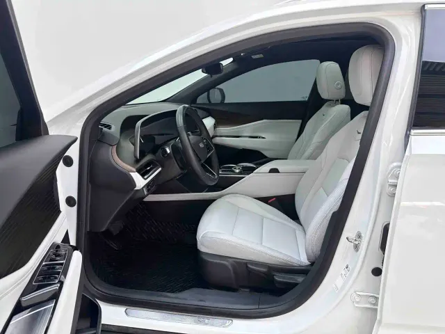 Cadillac GT4 — Фото автомобиля 8