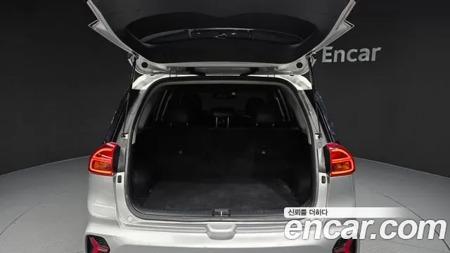 Kia Niro — Фото автомобиля 25