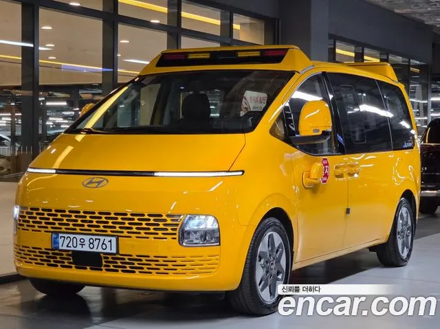 Фотография автомобиля — Hyundai Staria