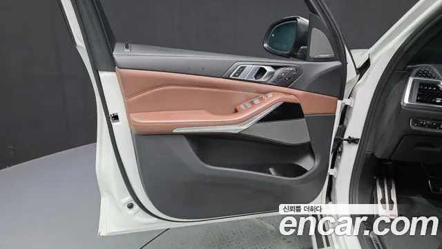 BMW X7 xDrive 40d M Sport 7 мест — Фото автомобиля 20