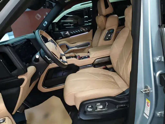 BYD FangChengBao Leopard 8 — Фото автомобиля 14