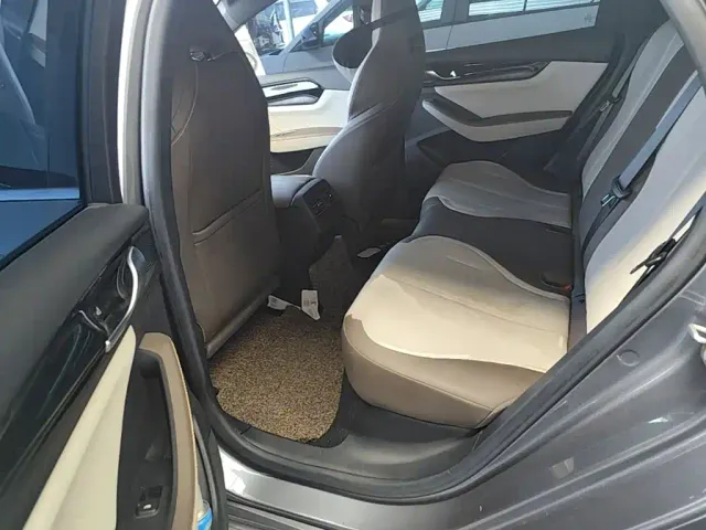 BYD Qin PLUS — Фото автомобиля 12