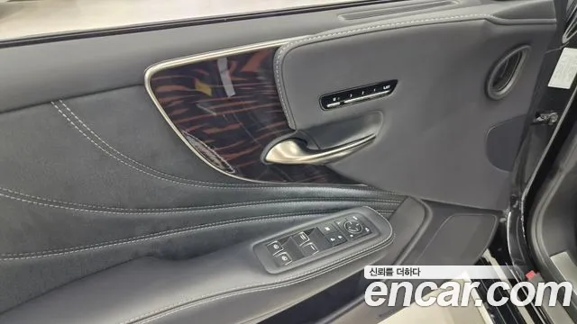 Lexus LS — Фото автомобиля 12