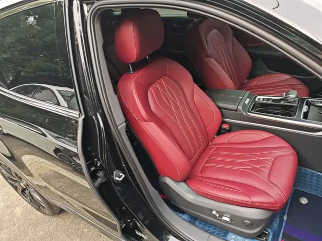 Hongqi HS5 — Фото автомобиля 24
