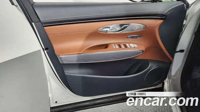 Genesis GV70 2.5T Бензин AWD — Фото автомобиля 18