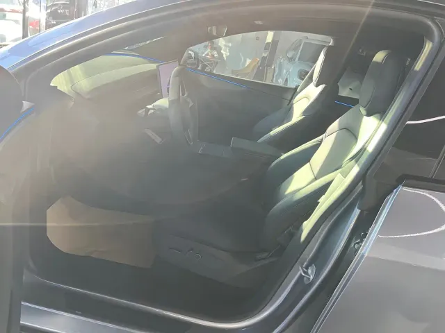 Tesla Model Y — Фото автомобиля 9