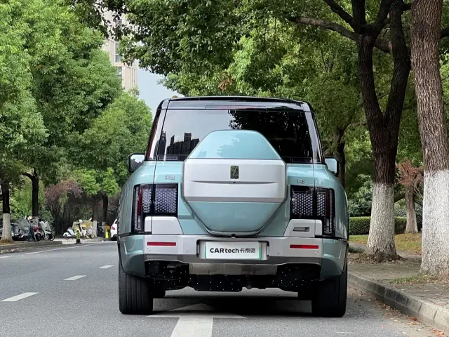 BYD U8 — Фото автомобиля 4