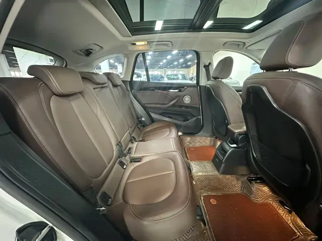BMW X1 — Фото автомобиля 12