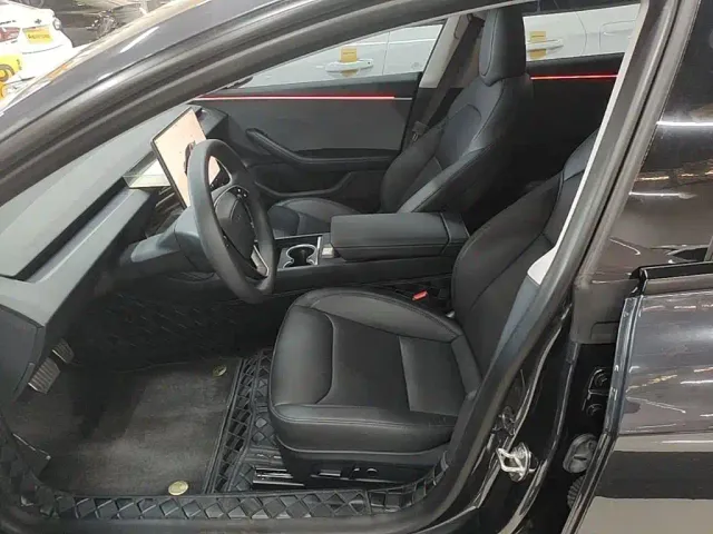 Tesla Model 3 — Фото автомобиля 14